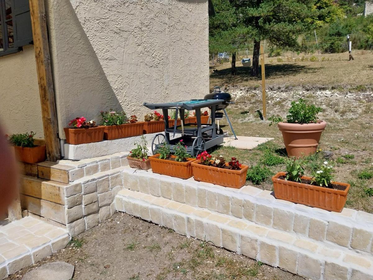 Saint-Auban  Petit Studio Dans La Prairie מראה חיצוני תמונה